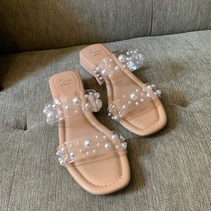 Pearl Sandals - Sz 9.5 - A New Day